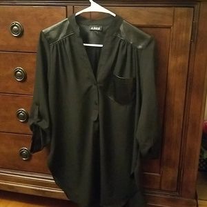 Black 3/4 sleeve dress shirt